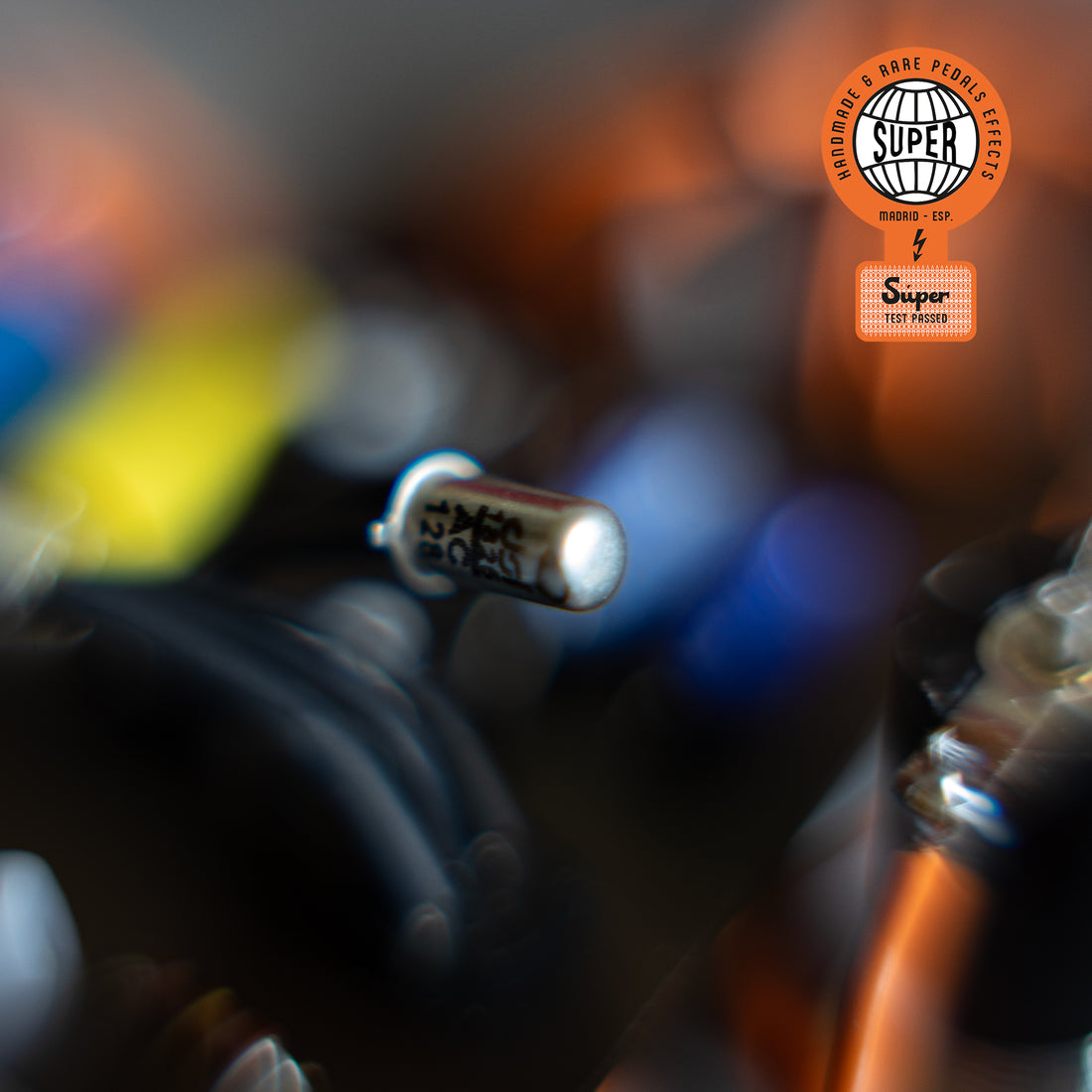 AC128 Germanium: Fuzz Pedal: Germanium or Silicon Differences Between Fuzz Guitar Effect Pedals