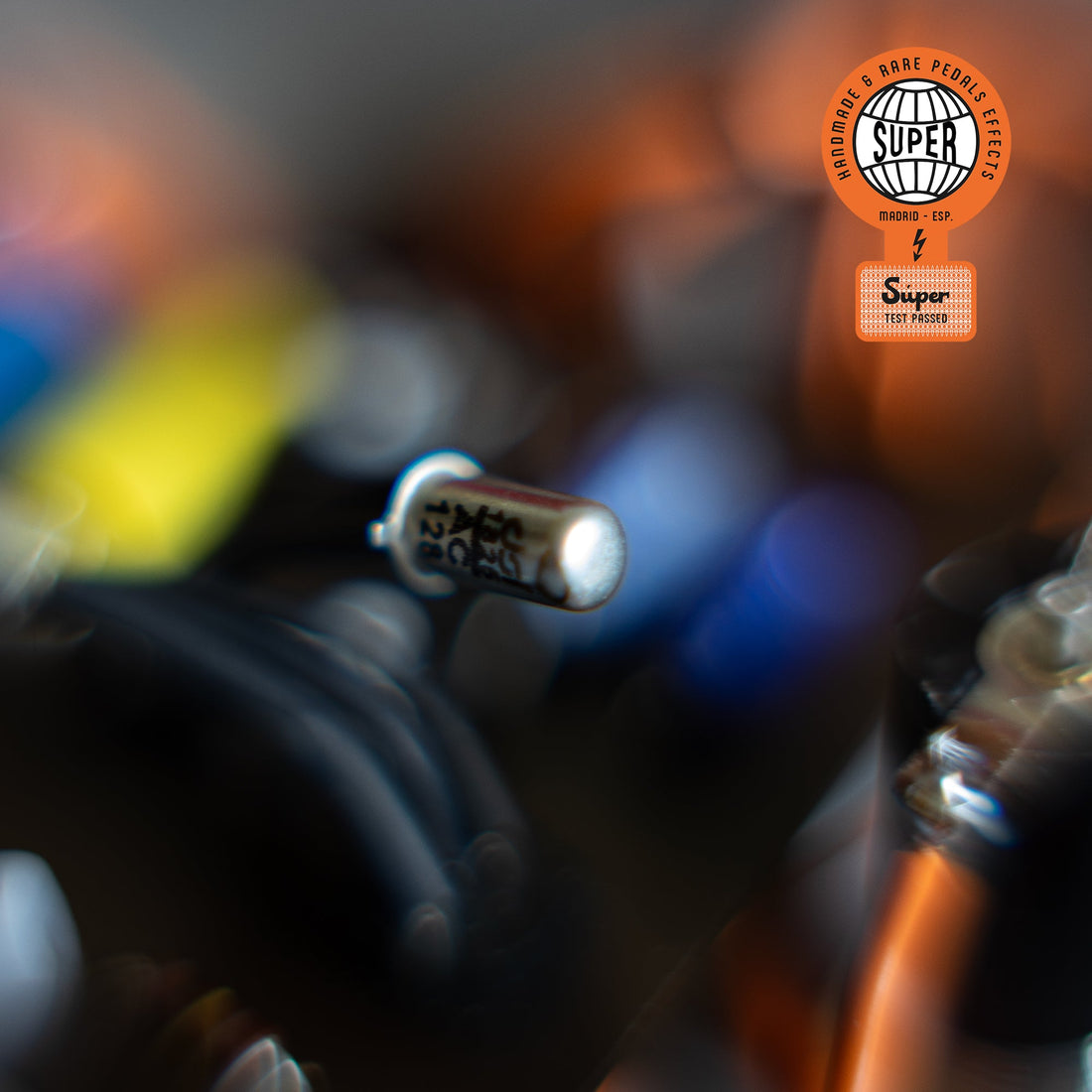 AC128 Germanium: Fuzz Pedal: Germanium or Silicon Differences Between Fuzz Guitar Effect Pedals